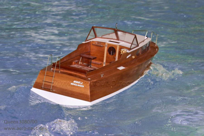 Queen 1960s Semi Scale RC Classic Sports Boat - Aero-Naut 