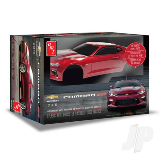 AMT 1:25 2016 Chevy Camaro SS (Pre-painted) Plastic Car Kit