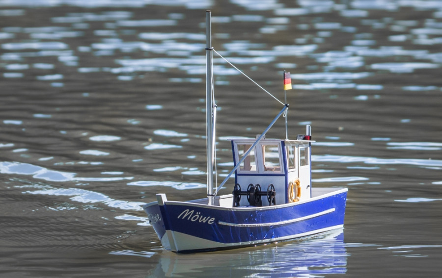 Mowe 2 North Sea Fishing Boat Cutter 1:25 Scale Aero-Naut Wooden Kit