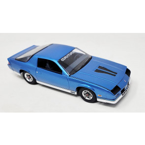 Atlantis Models 1:32 1982 Chevrolet Chevy Camaro Z28 Car Plastic Model Kit