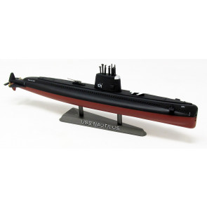 Atlantis Models 1:300 SSN 571 Nautilus Submarine Plastic Model Kit