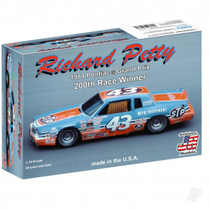1:24 NASCAR Plastic Car Kit - Richard Petty - 1984 Pontiac Grand Prix - 200th