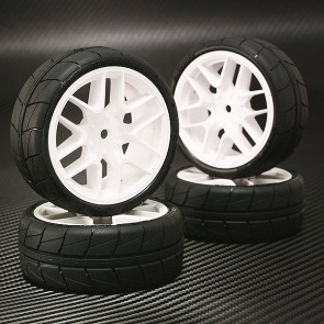 Sweep Hankook Tread 32deg 24mm Glued TC Tyres 12 Spoke Carpet (4) for RC Cars