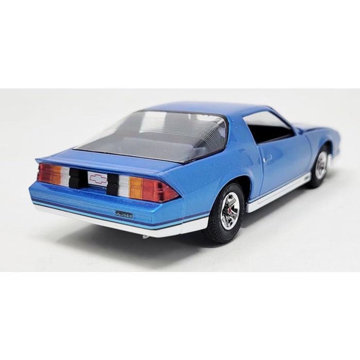 Atlantis Models 1:32 1982 Chevrolet Chevy Camaro Z28 Car Plastic Model Kit