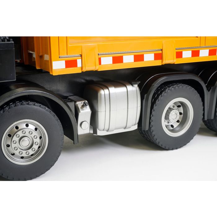 Huina 1:14 RC Timber Grab 8-Wheeler Dump Truck