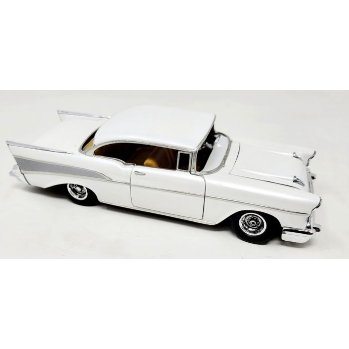 Atlantis Models Revell 1:25 1957 Chevy Bel Air Car Plastic Model Kit