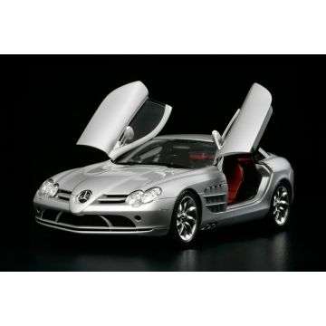 Tamiya 1:24 Mercedes-Benz SLR McLaren Plastic Model Kit