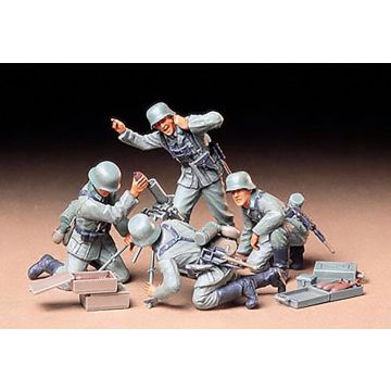 Tamiya 1:35 German Infantry Mortar Team Plastic Model Kit