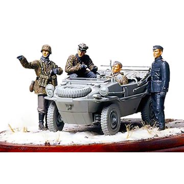 Tamiya 1:35 Panzer Division Front Line Figures Plastic Model Kit