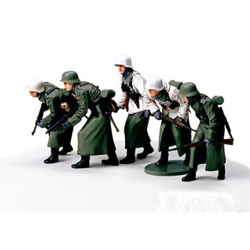 Tamiya 1:35 German Assault Infantry (Winter) Plastic Model Kit
