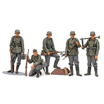 Tamiya 1:35 German Infantry Mid WWII Plastic Model Kit