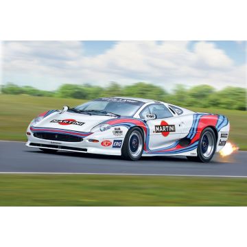 Italeri 1:24 Jaguar XJ 220 Race Car Plastic Model Kit
