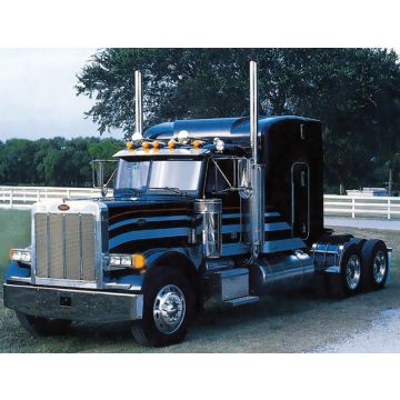 Italeri 1:24 CLASSIC PETERBILT 378 "Long Hauler" Plastic Model Kit