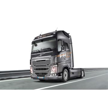 Italeri 1:24 VOLVO FH16 GLOBETROTTER XL Plastic Model Kit