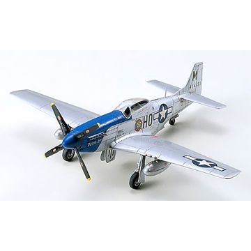 Tamiya 1:72 North American P-51D Mustang Plastic Model Kit
