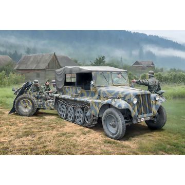 Italeri 1:35 SD KFZ 10 Demag with LE IG18 & Crew Plastic Model Kit