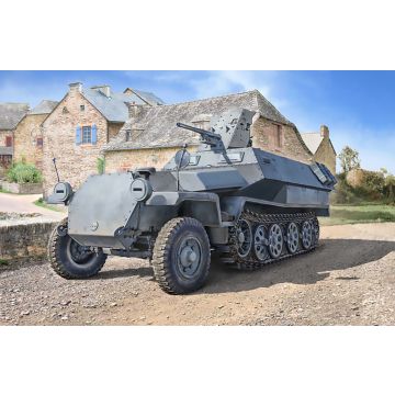 Italeri 1:72 Sd.Kfz. 251/10 with 4 Figures Plastic Model Kit