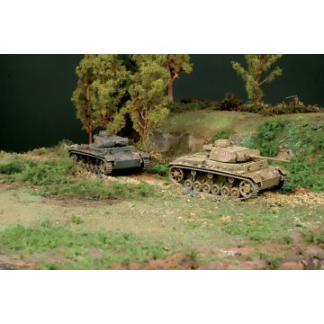 Italeri 1:72 Pz.Kpfw. III Ausf. J (with 2 Models) Plastic Model Kit