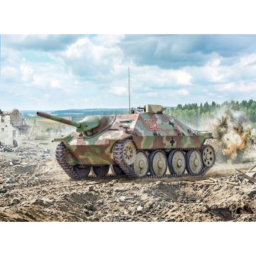 Italeri 1:35 Jagdpanzer 38(t) Hetzer Plastic Model Kit