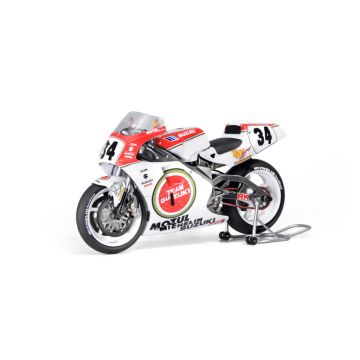 Beemax 1:12 Suzuki RGV500 1993 World Champion Moto 500 Plastic Model Kit