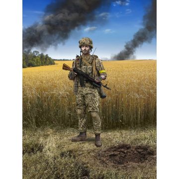 ICM 1:16 Soldier of the Armed Forces of Ukraine 1:16 Figure Plastic Model Kit