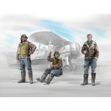 ICM 1:32 British Pilots (1939-1945) 3 Figures Plastic Model Kit