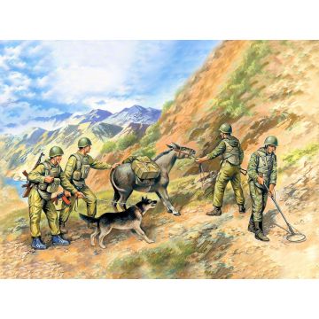 ICM 1:35 Soviet Sappers (1979-1988) 4 Figures with Donkey & Dog Plastic Model Kit