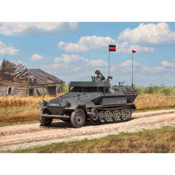 ICM 1:35 Beobachtungspanzerwagen Sd.Kfz.251/18 Ausf.A WWII German Observation Vehicle with 4 Crew Figures Plastic Model Kit