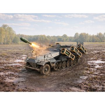 ICM 1:35 Stuka zu Fuß' Sd.Kfz. 251/1 Ausf.B WWII German MLRS Plastic Model Kit
