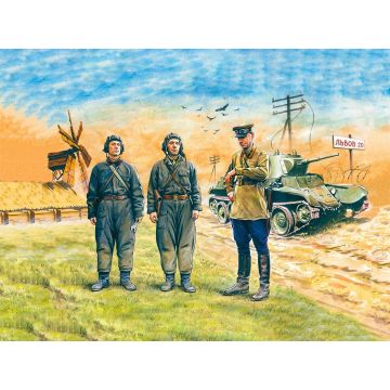 ICM 1:35 Soviet Tank Crew (1939-1942) 3 Figures Plastic Model Kit