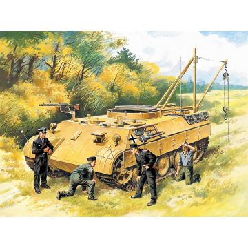 ICM 1:35 German Tank Crew (1943-1945) 4 Figures Plastic Model Kit