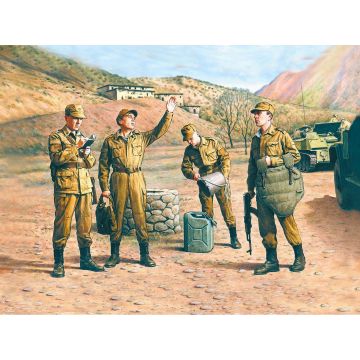 ICM 1:35 Soviet Motorised Infantry (1979-1988) 4 Figures Plastic Model Kit