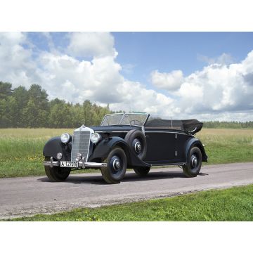 ICM 1:35 Typ 320 (W142) Cabriolet WWII German Staff Car Plastic Model Kit