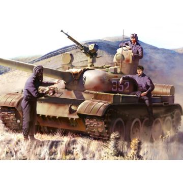 ICM 1:35 Soviet Tank Crew (1979-1988) 3 Figures Plastic Model Kit