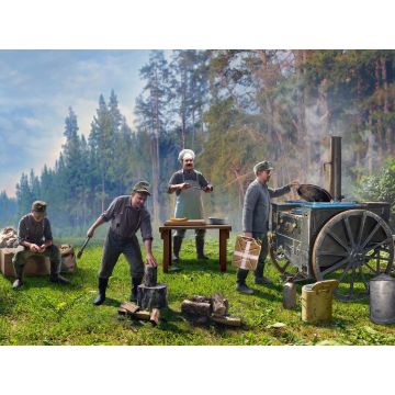 ICM 1:35 Feldküche WWII German Field Kitchen with Cooks (4 Figures & Accessories) Plastic Model Kit