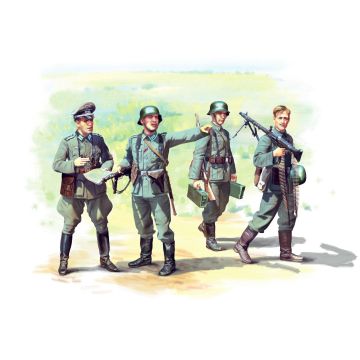 ICM 1:35 German Infantry (1939-1942) 4 Figures Plastic Model Kit
