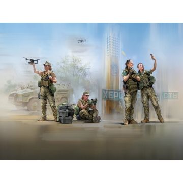 ICM 1:35 "War Has No Gender" Servicewomen of the Armed Forces of Ukraine (4 Figures) Plastic Model Kit