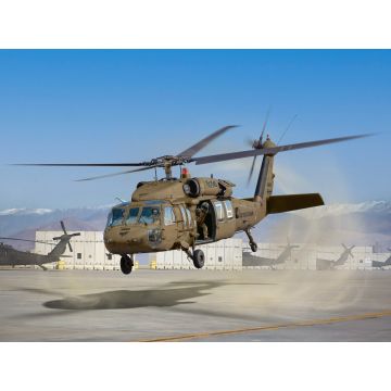 ICM 1:48 UH-60A Black Hawk Helicopter with 3 Crew Figures Plastic Model Kit