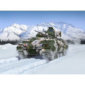 ICM 1:72 M2 Bradley Light Tank U.S. Infantry Fighting Vehicle Plastic Model Kit