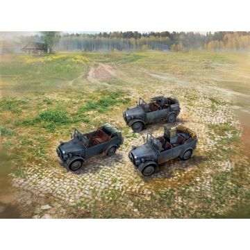 ICM 1:35 WWII Wehrmacht le.gl.Einheitz-Pkw Cars (Set of 3) Plastic Model Kit