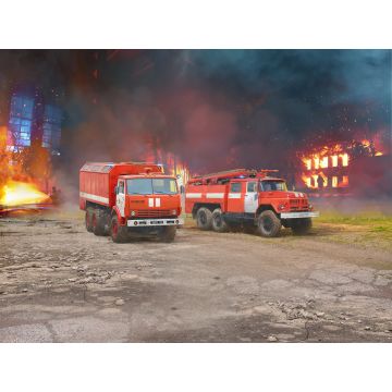 ICM 1:35 Fire Trucks of Ukraine AC-40-137A & AR-2 (Set of 2) Plastic Model Kit