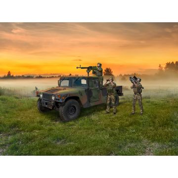 ICM 1:35 Drone Hunters’ Humvee M1097A2 Cargo Carrier & DShKM & Crew Figures Plastic Model Kit