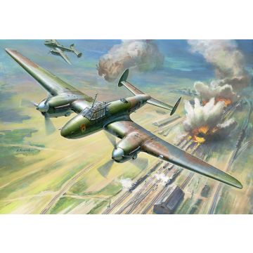 Zvezda 1:48 Petlyakov Pe-2 Plastic Model Kit