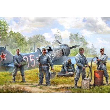 Zvezda 1:72 Soviet Airforce Ground Crew Plastic Model Kit
