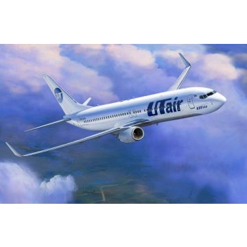 Zvezda 1:144 Boeing 737-800 Plastic Model Kit